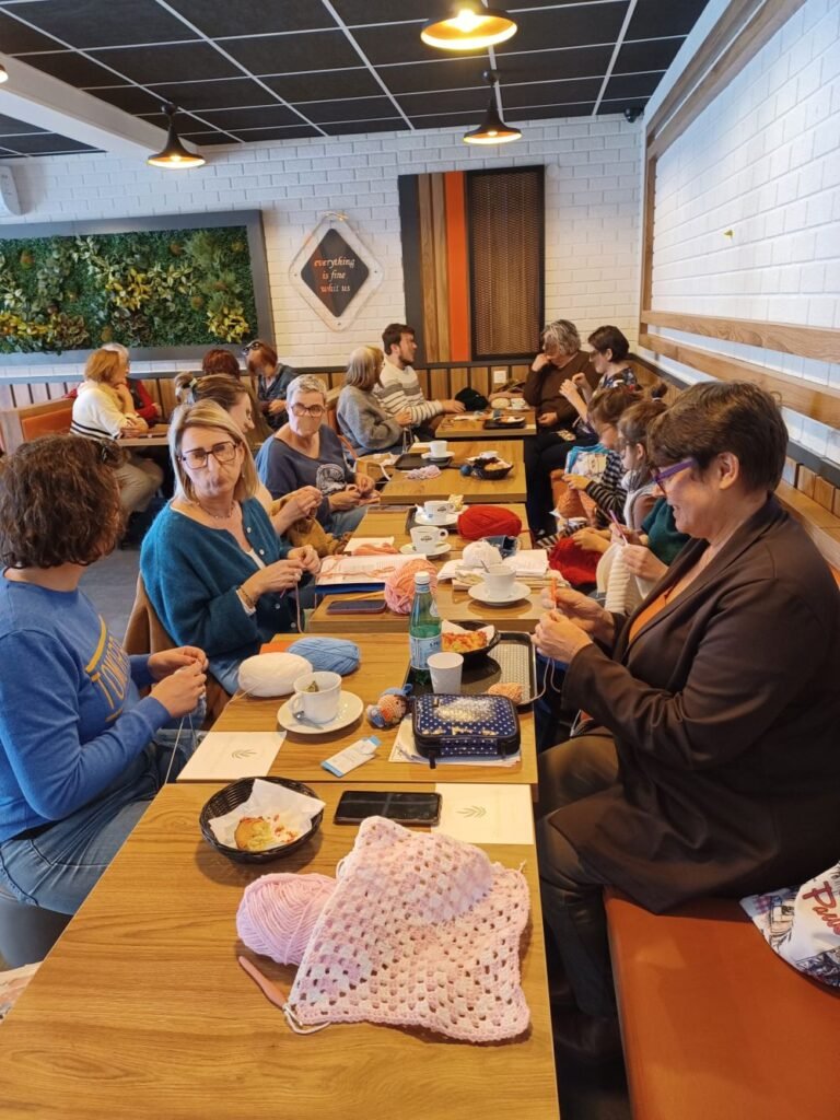 Participants au Café Mailles & Papotes à Chassieu