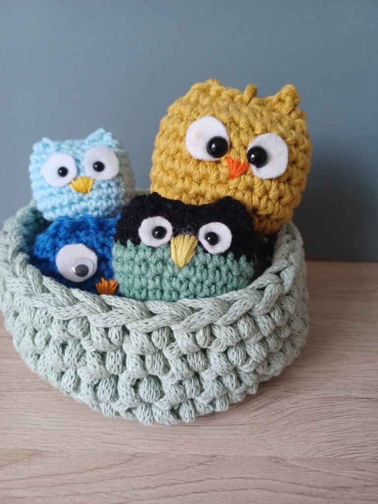 Stage crochet débutant à Chassieu : réalisation d'un amigurumi hibou et découverte des granny squares.